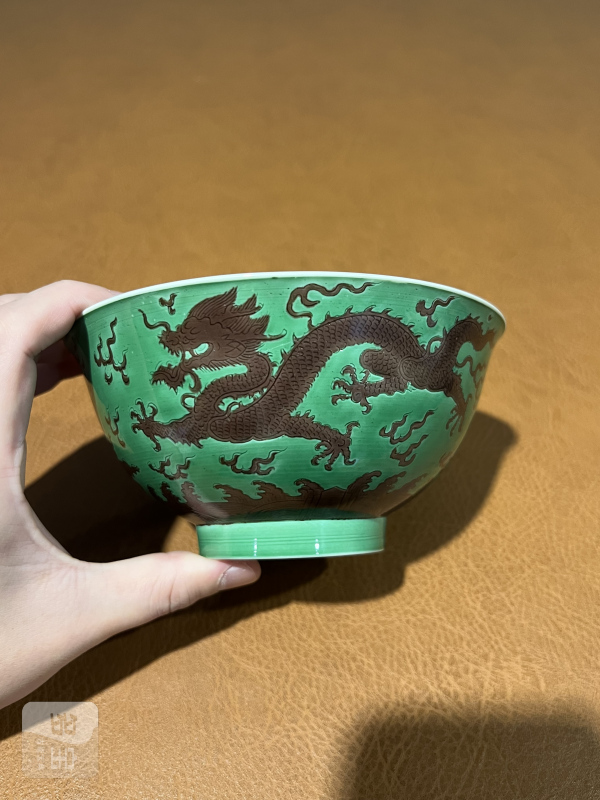 清乾隆 绿地紫彩云龙纹碗 - 图5